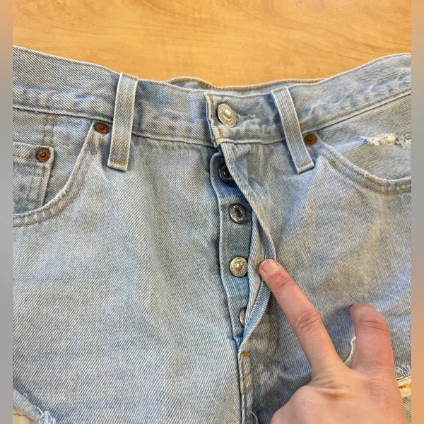 LEVI’S  501 Original Short Distressed Size 29 Buttonfly - Image 9