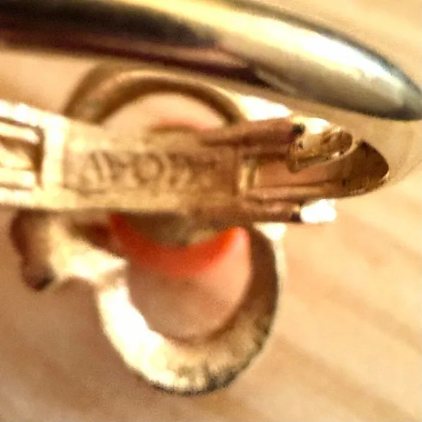 Avon Coral Cabochon Gold Tone Modernist Adjustable Ring Vintage - Image 6