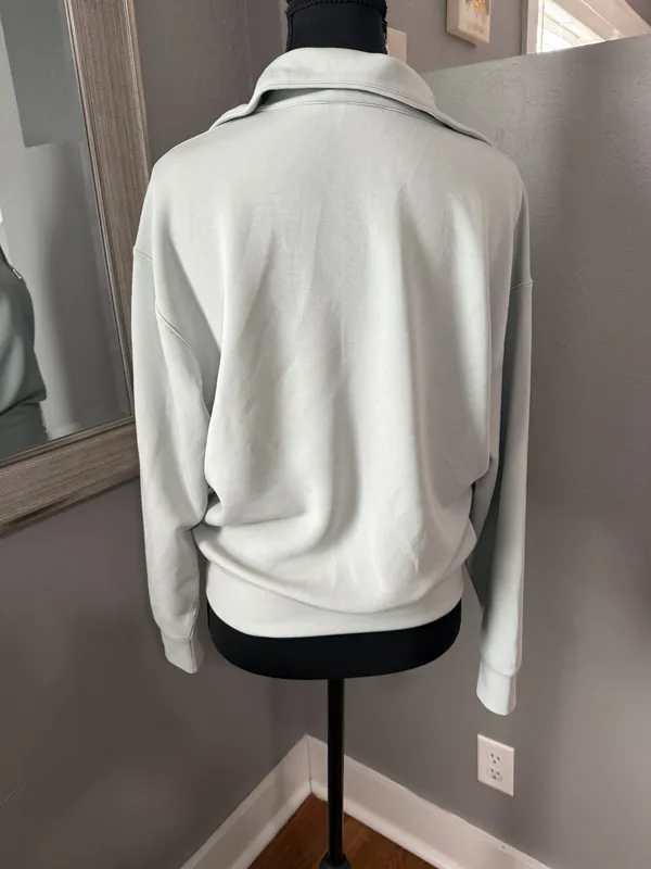 Club Monaco Club Collective Iceberg 1/4 Zip Size XS. - Image 5