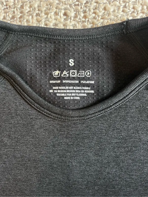 NWOT Amazon Aoxjox Long Sleeve Cropped Workout Top with Thumbholes - Black Marl - Image 4