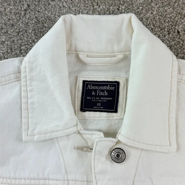 Abercrombie & Fitch White‎ Denim Jacket women XS Fitted Stretch Trucker Jean New - Image 3
