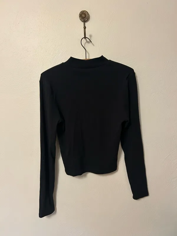 Abercrombie & Fitch Black Long Sleeve - Image 2