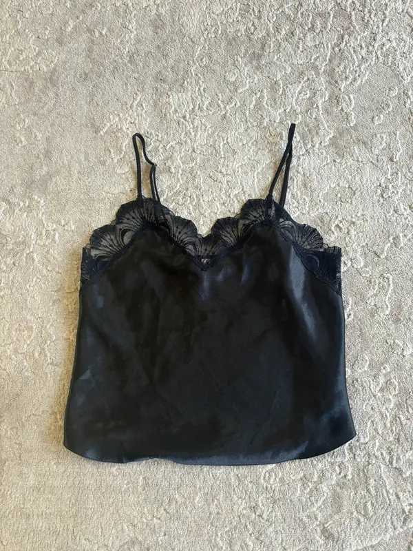 Vintage Victoria’s Secret gold label black silky lace trimmed camisole tank top - Image 2