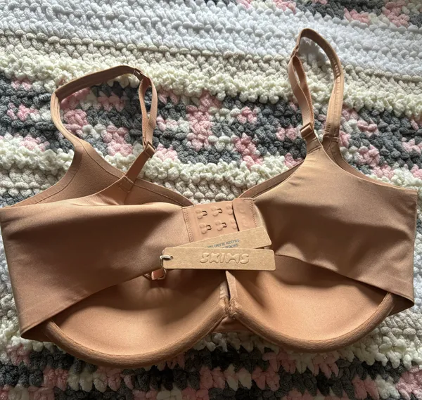 SKIMS Ultimate Teardrop Push Up Bra - Image 3