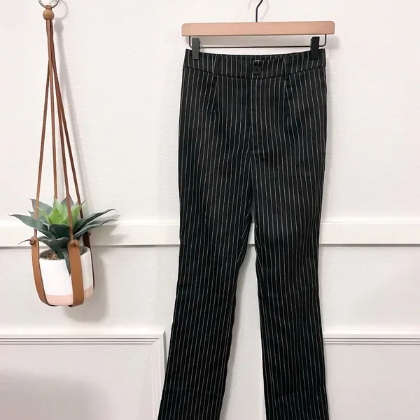NWT VRG GRL V400302-8 Black Pinstripe Pants Size 8 Mob Wife Retro - Image 2