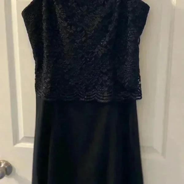 Black wedding dress with lace bodice and chiffon‎ skirt and straps Size XL - Image 4