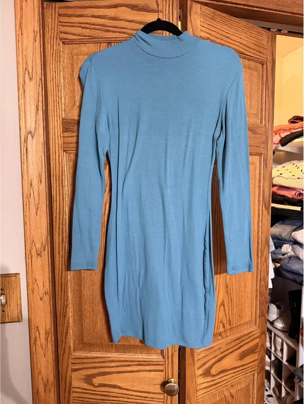 NWOT Blue Ribbed Bodycon Dress Size M - Image 4