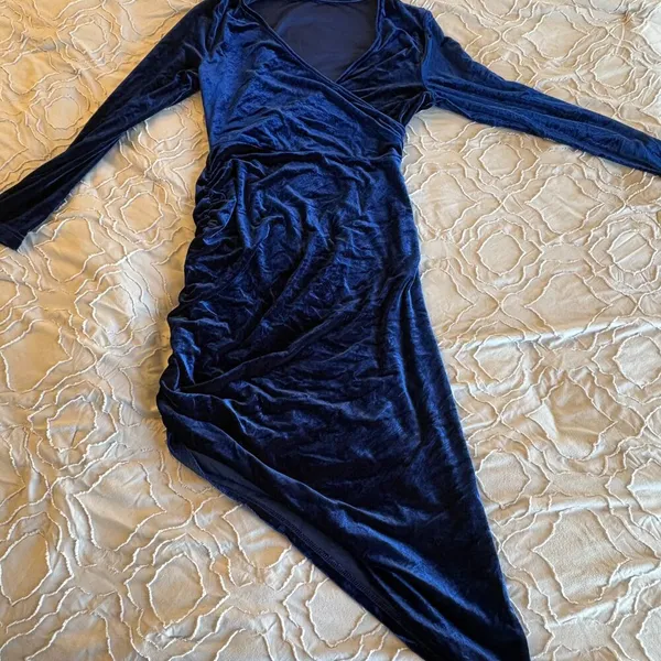 NWOT Amazon Brands Wrap Bodycon Ruched Velvet Cocktail Dress - Image 2
