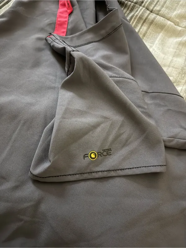 Carhartt Gray Scrubs with Pink Trim - Image 4