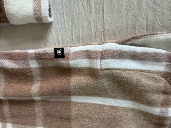 Banana Republic Beige and Cream Plaid Utility Shacket - Image 8