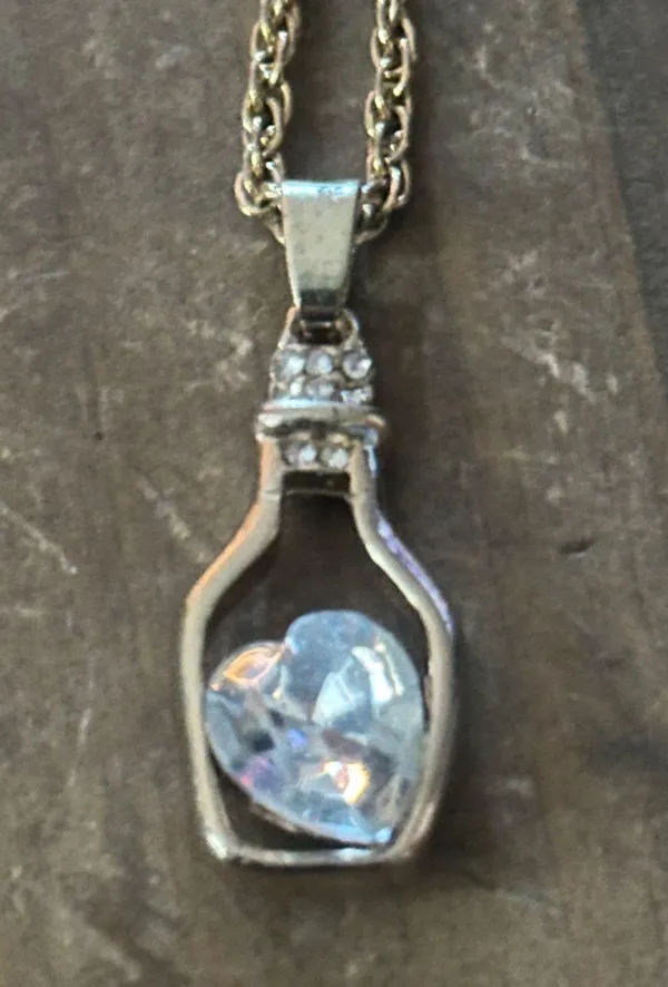 Gold tone pickleball crystal heart pendant necklace - Image 3