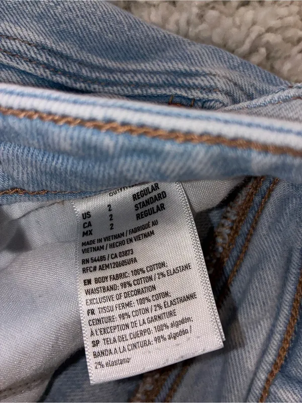 American Eagle Ripped Jeans Size 0 - Image 2