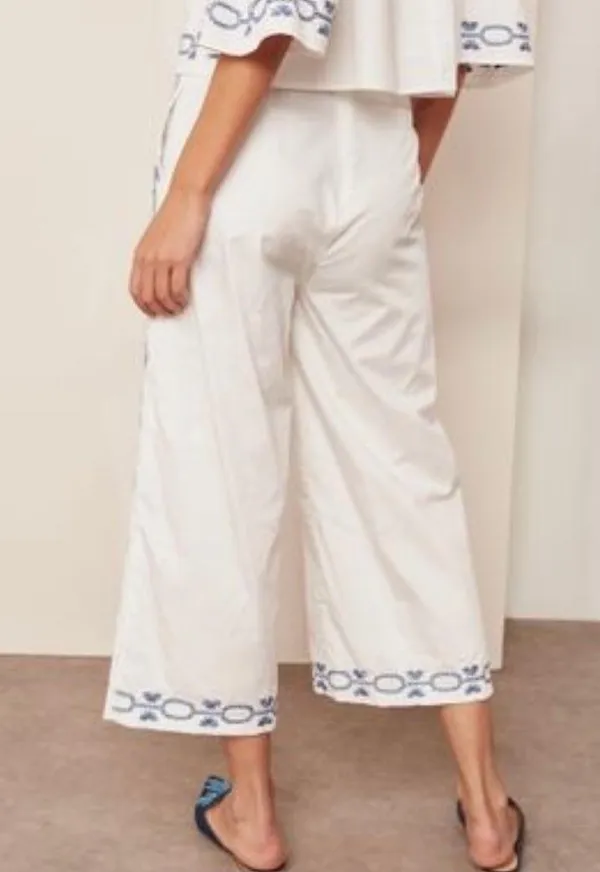 New Foxiedox Embroidered Cropped Pants Spellgirl Culottes White Blue Size Medium - Image 3