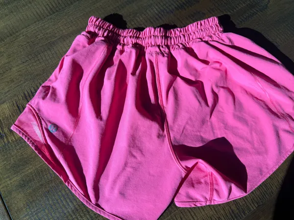 Lululemon Shorts Hotty Hot 4" - Image 2