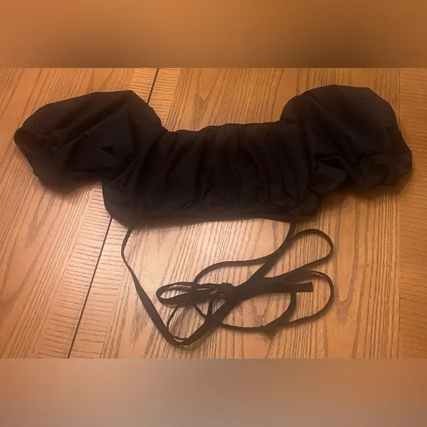 ZARA Off-the-Shoulder Puff Sleeve Criss‎ Cross Self Tie Crop Top in Black Medium - Image 9