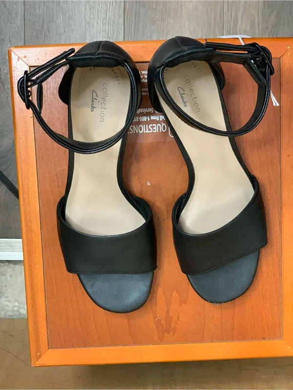 Clarks Collection Black Elisa Dedra Open Toe Sandals Size-8 Minimalist Chic - Image 2