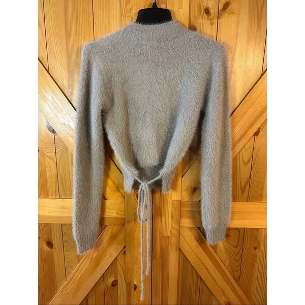 ee:some Women's Fuzzy Cropped High Low Beige Sweater NWT Size Small (5406) - Image 6