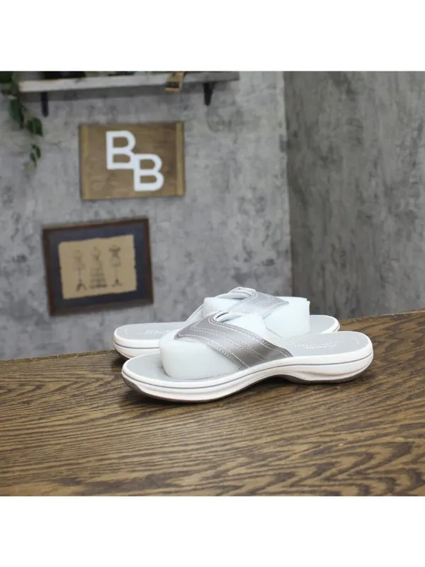 NWT Clarks Breeze Reyna Cloudsteppers Thong Sandals 26181818 Silver Gray 5M - Image 10