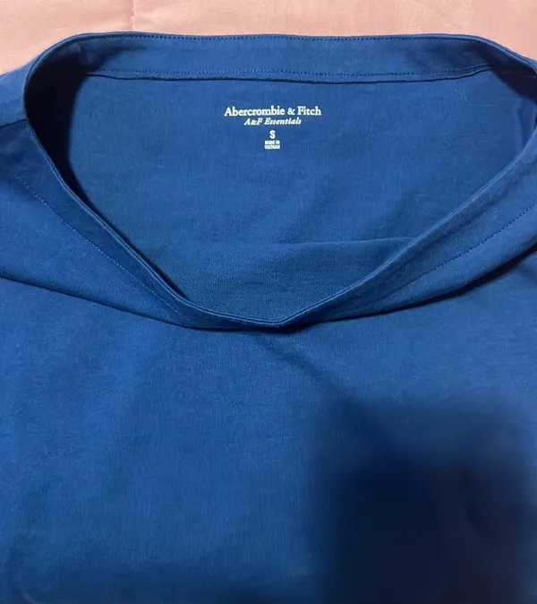 Abercrombie Essentials T Shirt - Small - Image 4