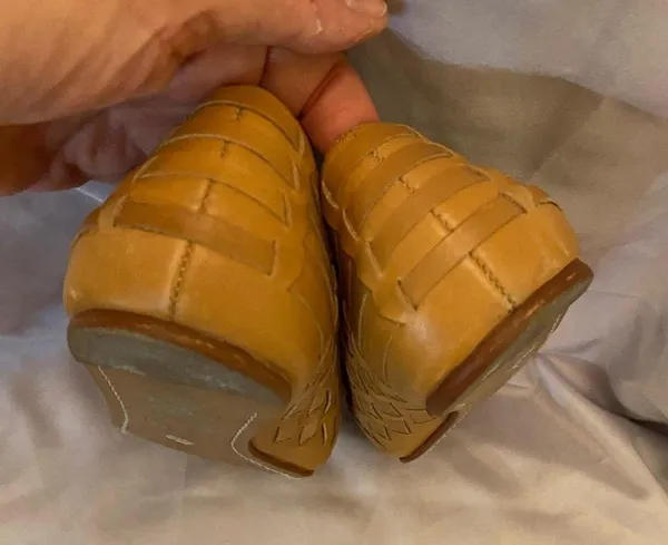 Dolce Vita Leather Tan Loafer with Bronze tip size 8M - Image 9