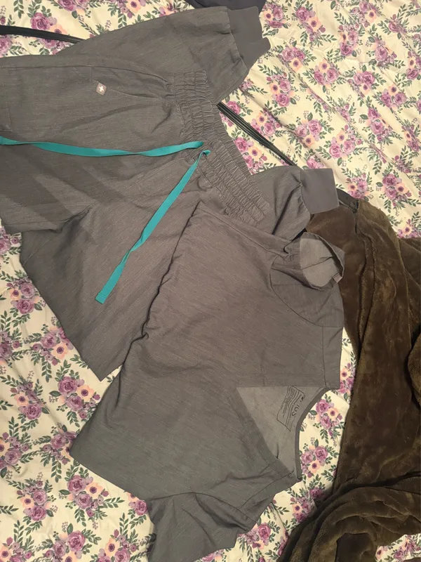 Grey FIGS Graphite Scrub Set Top Size Xs Women’s Xxs High waisted Petite Zemora Jogger Pants - Image 2