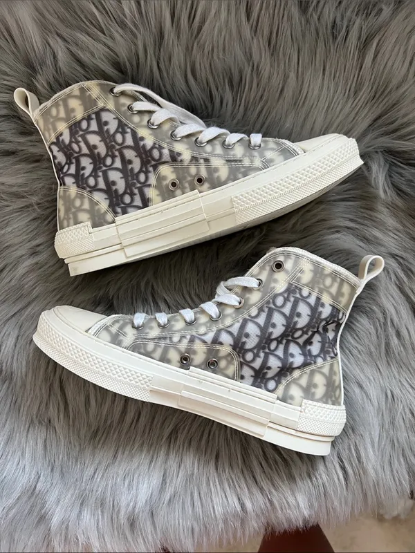 EUC Fashion White and Gray High-Top Sneakers with Black Skull Patch sz 9/39 - Image 2