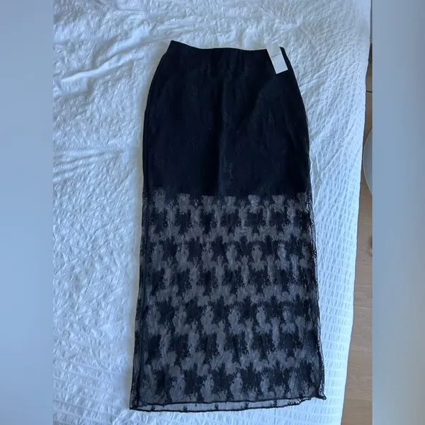 NWT Abercrombie Lace Midi Skirt - Image 4