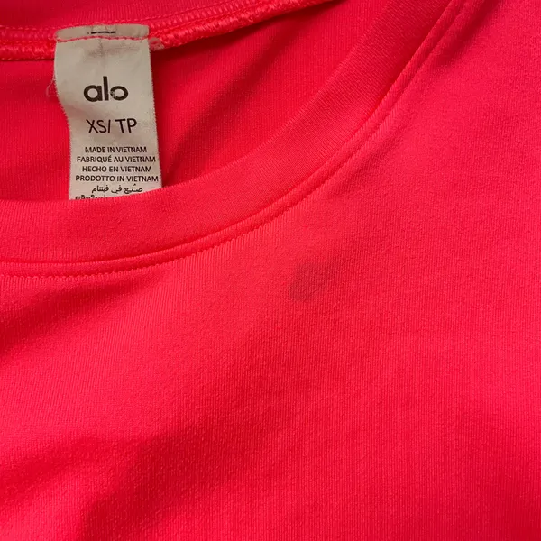 Alo Yoga Alosoft Crop Finesse Short Sleeve Fluorescent Pink Coral XS - Image 3