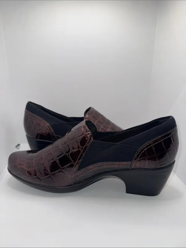 Clarks Emily Amelia Loafers Women's US 8.5 W Brown Croc Patent Shoes - Image 4