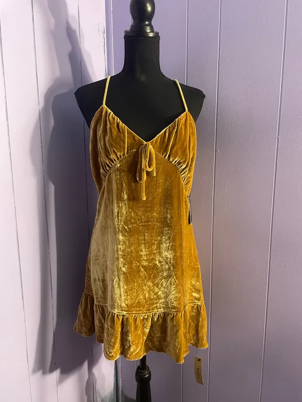 NEW WITH TAGS Reformation Gold Velvet Mini Dress Tie Front Ruffle Hem Size S - Image 3