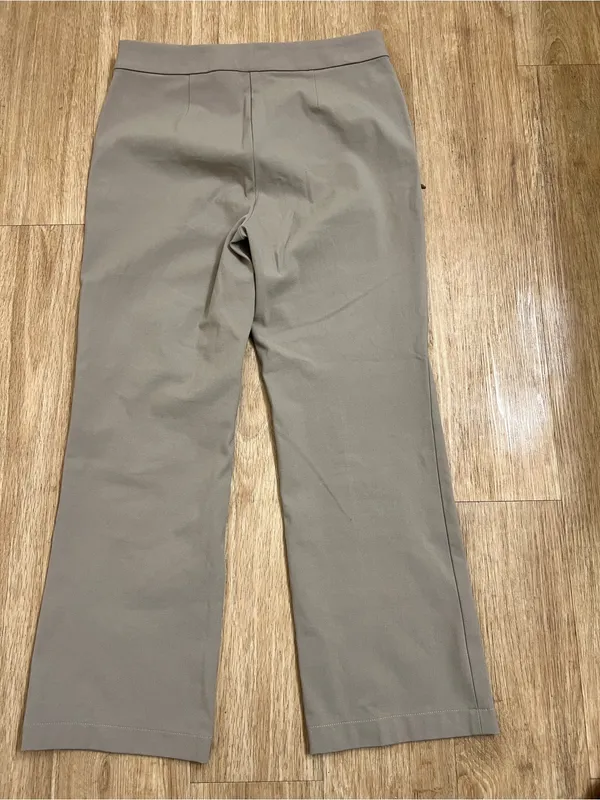 Theory Taupe Cropped Straight-Leg Pants - Image 5