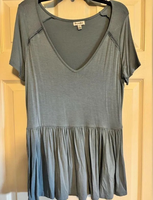 Light Blue V Neck Peplum Top M Size M - Image 2