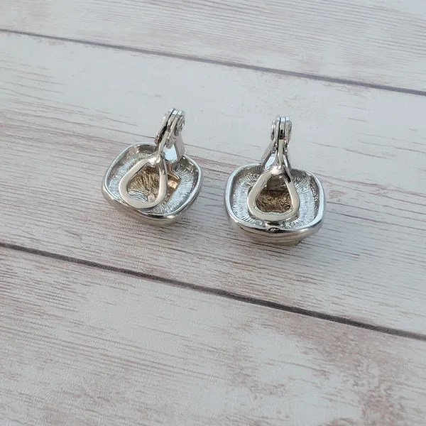 Vintage Clip On Earrings Silver Tone & Antique Gold Tone - Loose Clips - Image 5