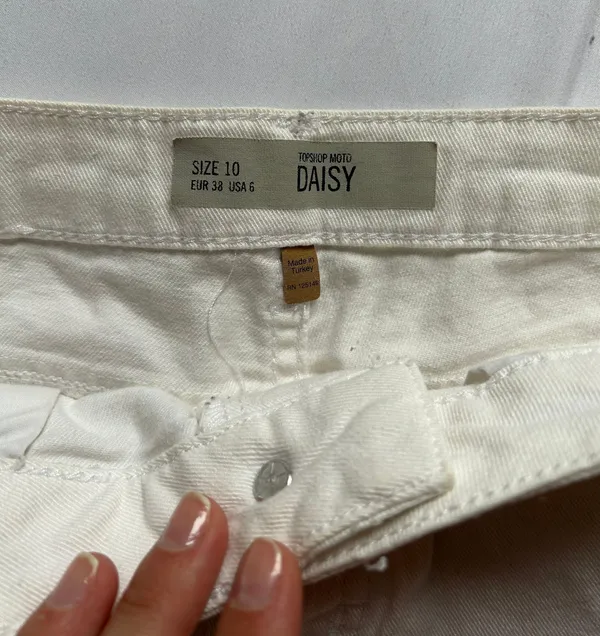 White Jean Shorts Size 6 - Image 2