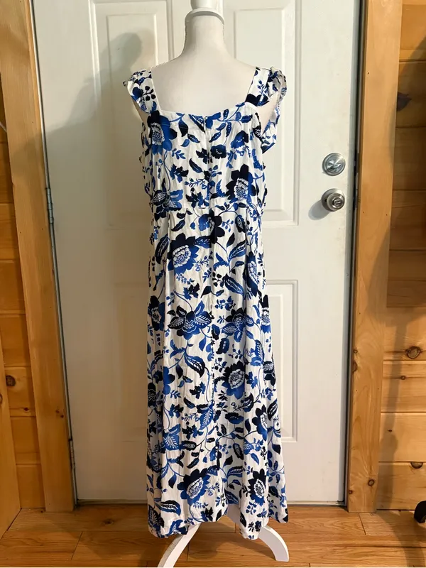 Loft NWT Blue and White Floral Maxi Dress - Women size 14 - Image 4