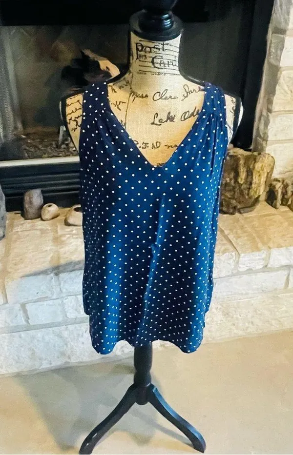 Old Navy Navy Polka Dot Sleeveless Top - Image 4