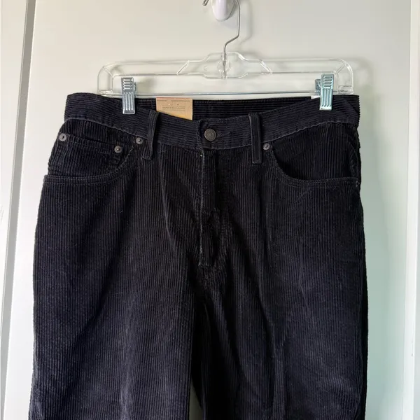 NWT Women's Levis High Waisted Mom Jean Black Corduroy Relaxed Tapered Fit 30x30 - Image 2