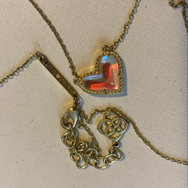 Kendra Scott iridescent Heart pendant necklace - Image 4