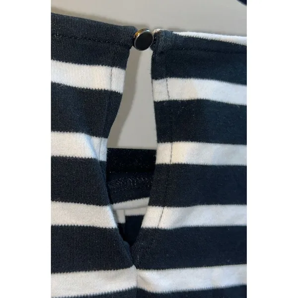 BANANA REPUBLIC Women's Sz S Striped Pleated Tank Black White Classic Preppy Top - Image 4