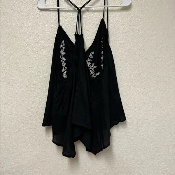 NWT O’NEILL Black Camisole with White Embroidery - Image 4