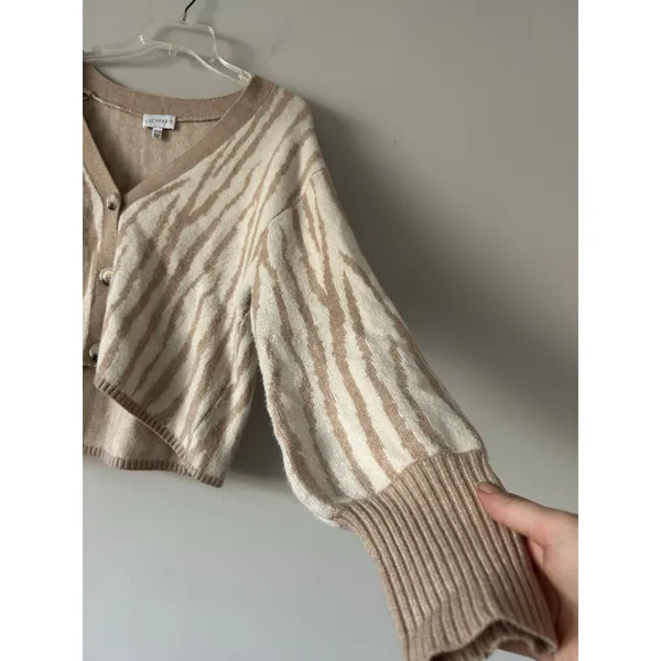 Lucy Paris Zebra Patterned Tan & Cream Cropped Cardigan Size Medium Soft Cozy - Image 4