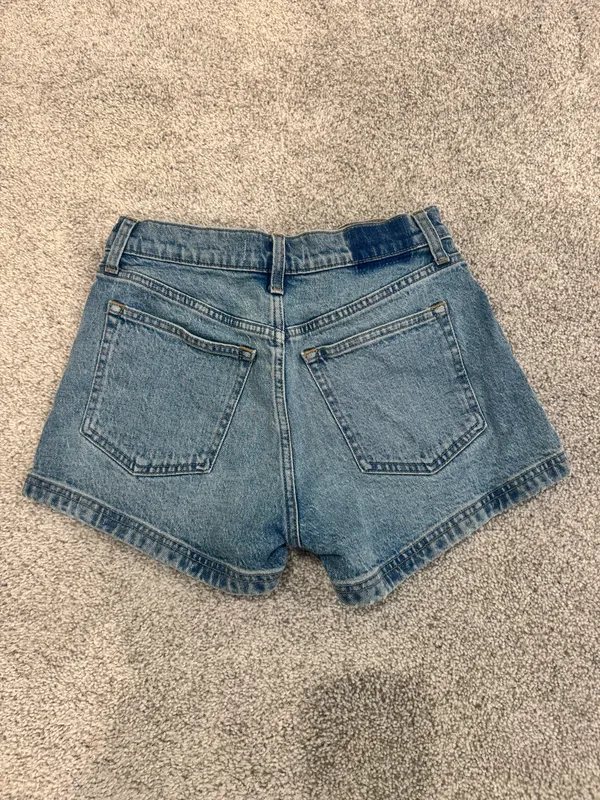 Abercrombie & Fitch 90s High Rise Shorts - Image 2