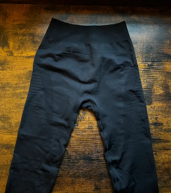 Alphalete Leggings In Black - Image 3