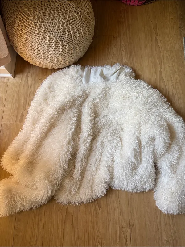 Peppermayo Denver Oversized Fur Jacket Ivory - Image 3