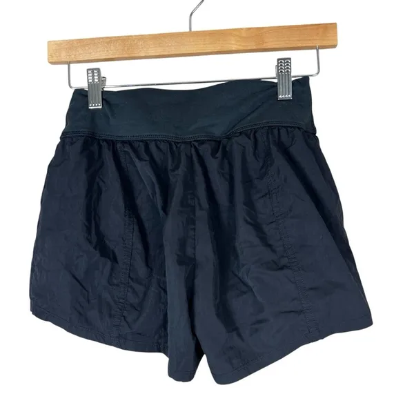 OFFLINE by Aerie The Hugger Solid Athletic Shorts Black Sporty Side Slit Size XS - Image 3