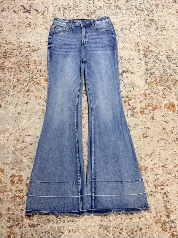 Judy Blue High Waist Tummy Control Release Hem Flare Jeans size 9/29 tall - Image 4