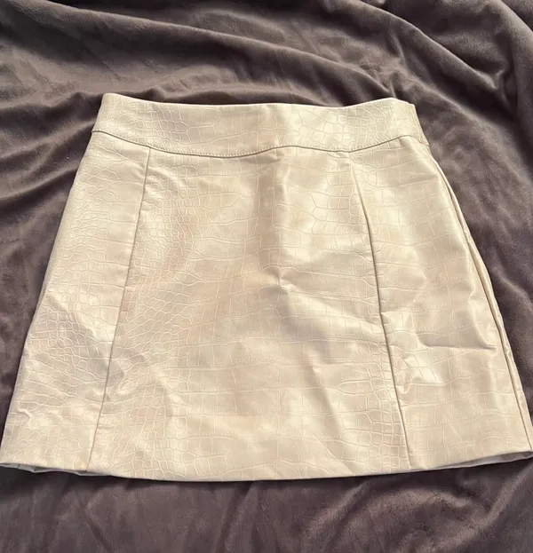 Forever 21 Mini Skirt - Image 3