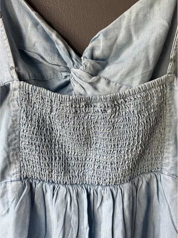 Old Navy Light Blue Denim Tank Top with Smocked Back, Size Large - Image 7