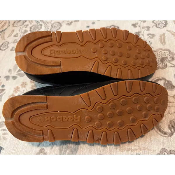 Reebok Classic Leather Sneakers Black Gum Bottoms Women's Size 9 GY0961 - Image 9