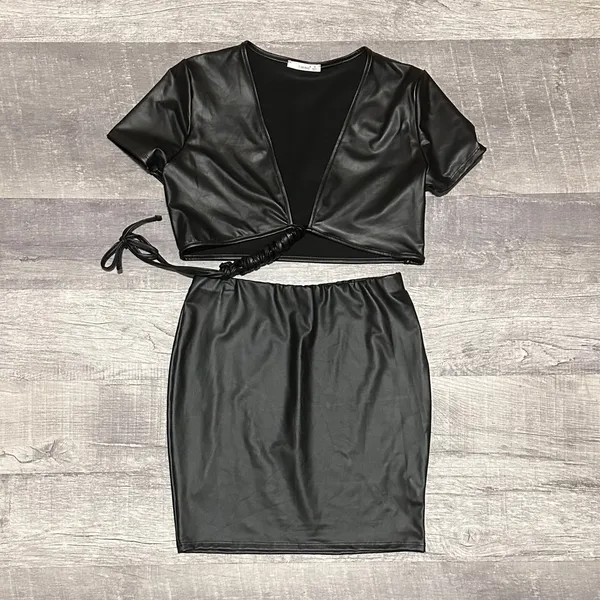 Timing Black Faux Leather Mini Skirt Set M Tie V Neck Crop Top Clubwear Baddie - Image 4